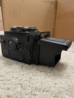 Camera Yashica 124g Twin Lens Copal-SV TLR Film Camera 80MM as is Collecteble