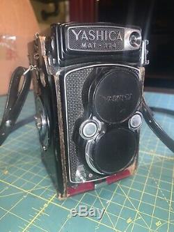 Gorgeous Vintage Yashica-Mat 124 G 6x6 TLR Medium Format Camera w Case, working