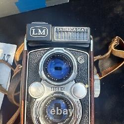 Vintage Yashica-Mat LM TLR Medium Format Film Camera With 80mm 3.2 Lens 120mm Film