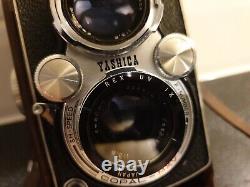 Yashica 635 TLR with Yashicor 80mm f3.5 + case