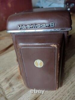 Yashica B TLR Camera, Rare Collectors Piece1961. Brown Case, Working Condition