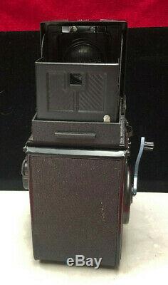 Yashica Mat-124G TLR Film Camera with box, Case and instructions. Store Demo